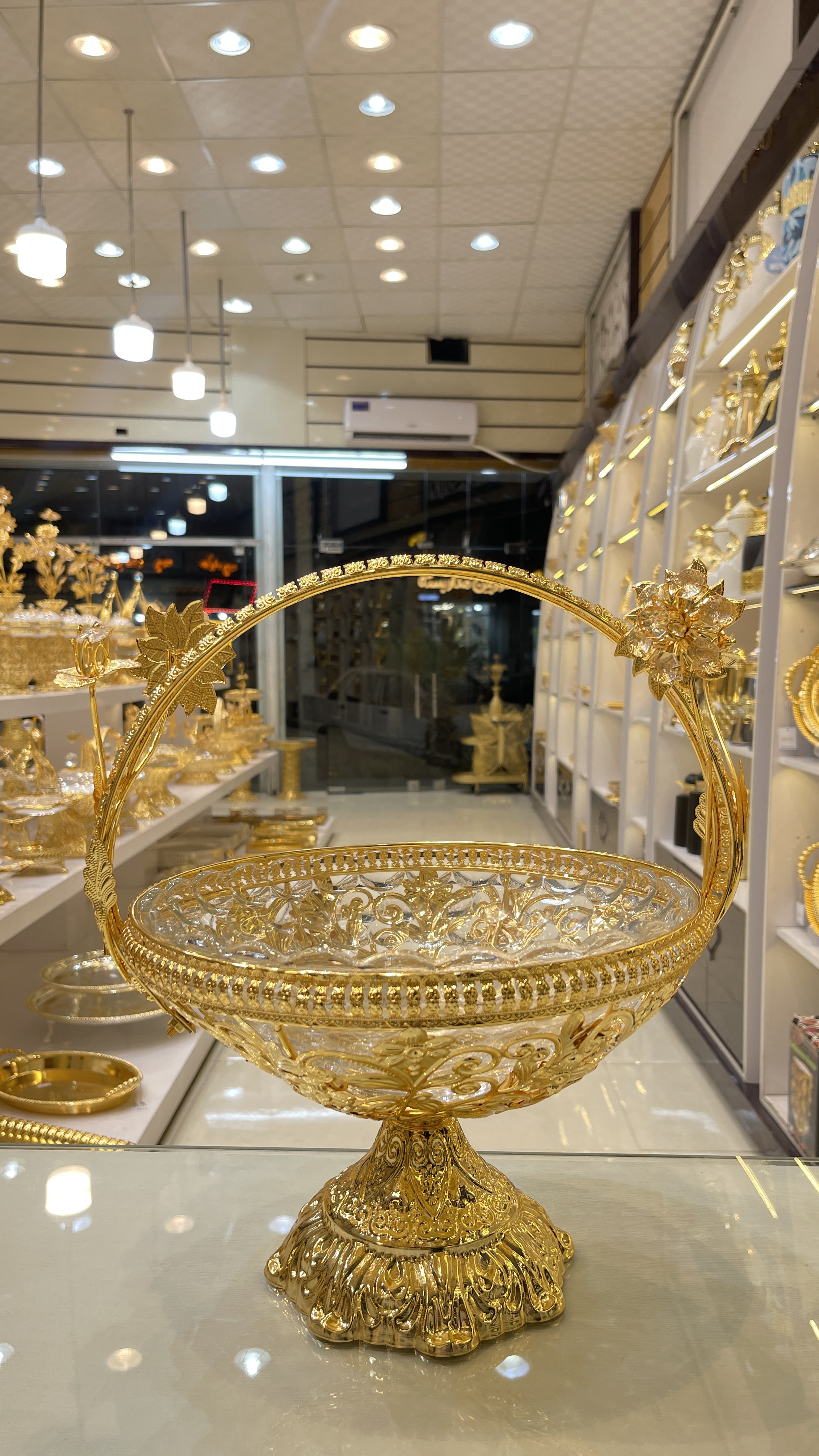 میوه خوری طلایی اماراتی