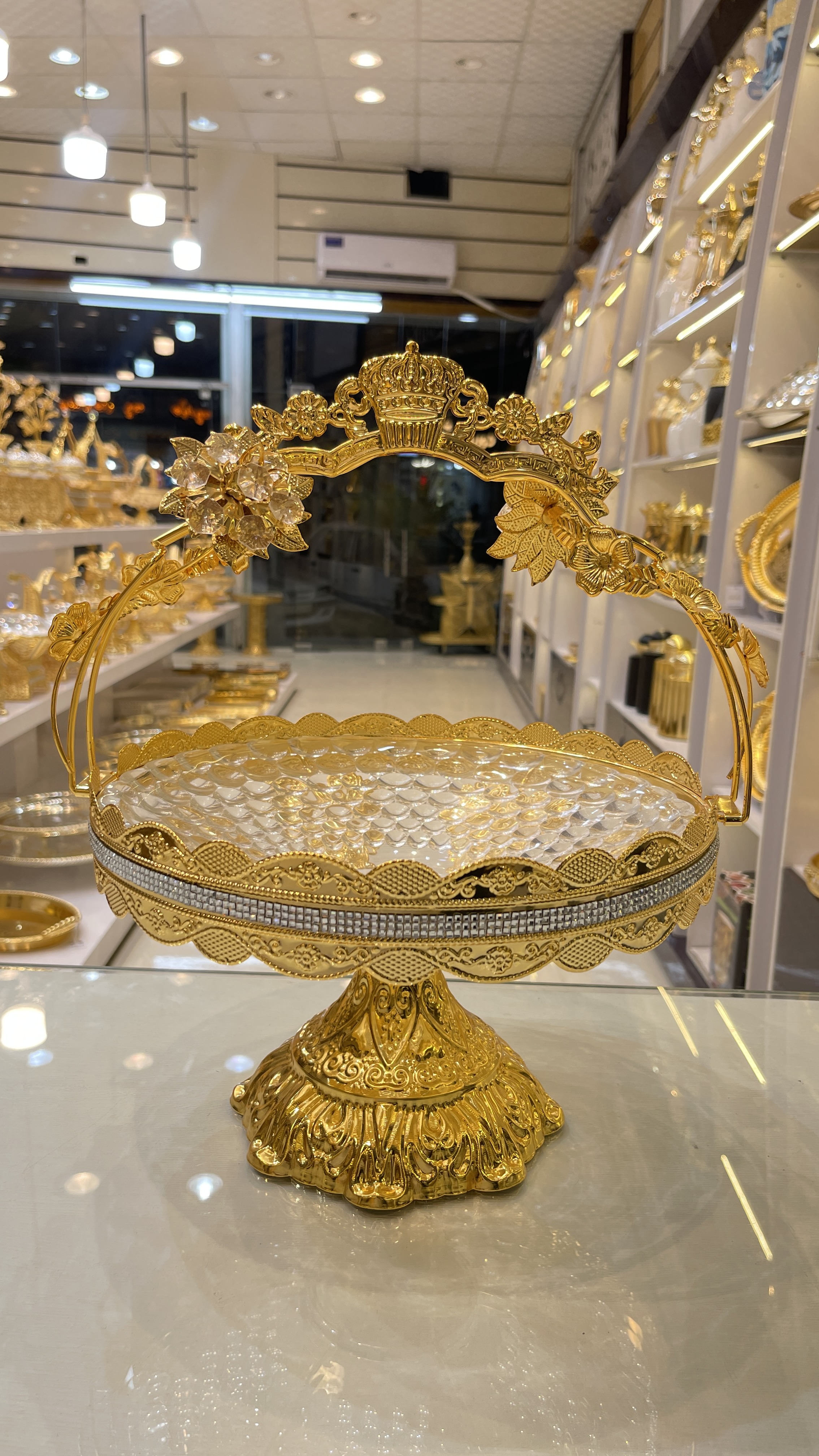 میوه خوری طلایی اماراتی
